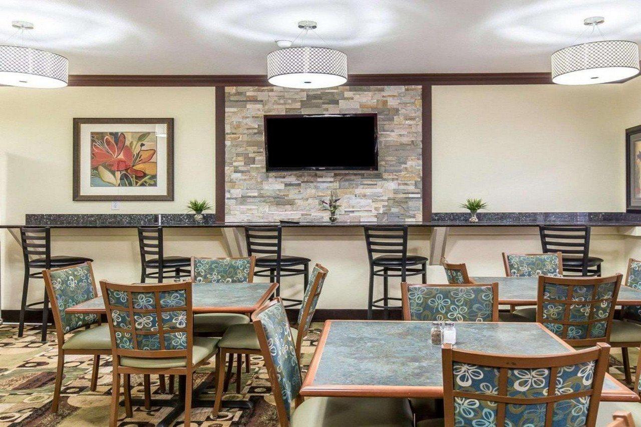 Quality Inn At Collins Road - Cedar Rapids Ngoại thất bức ảnh