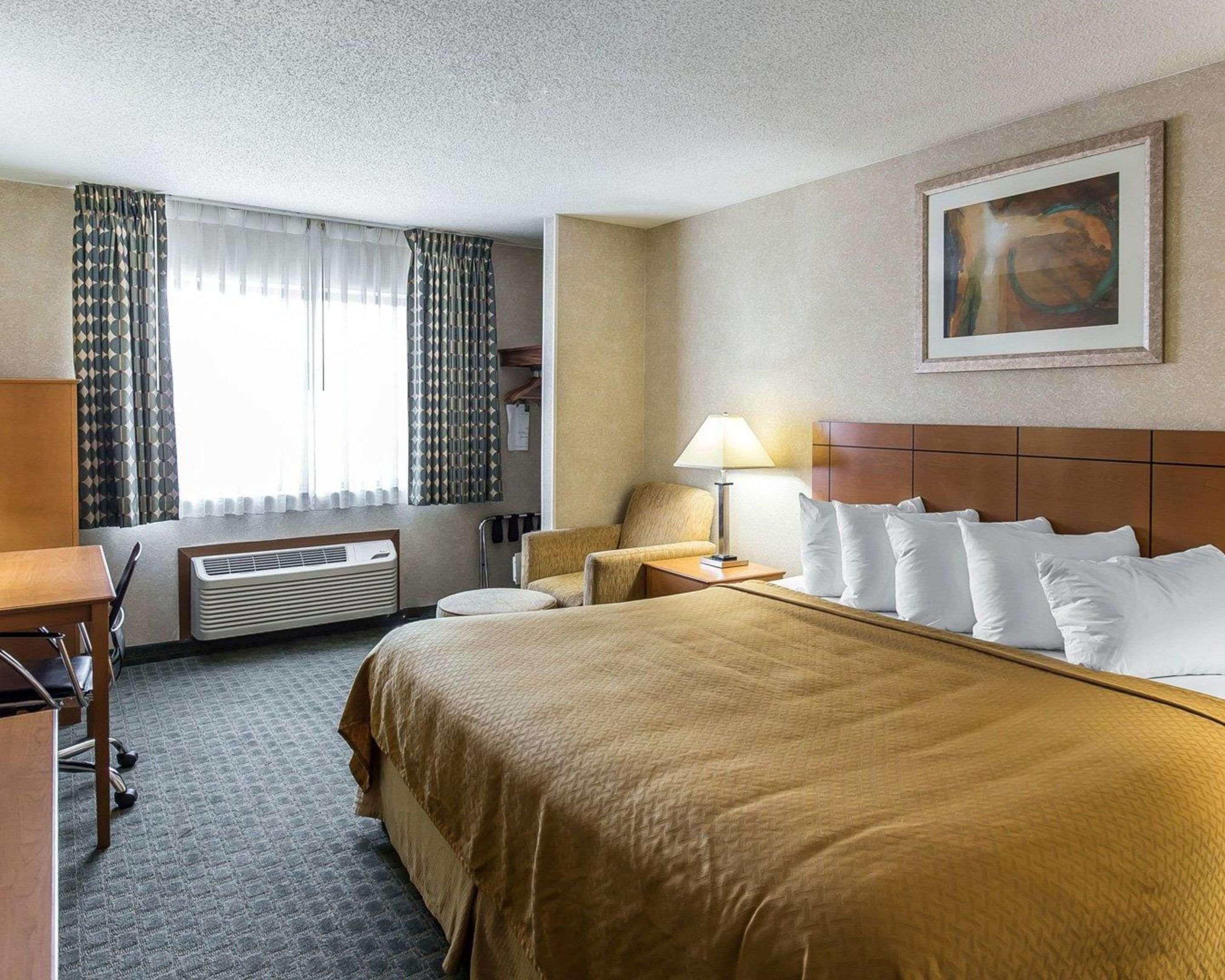 Quality Inn At Collins Road - Cedar Rapids Ngoại thất bức ảnh