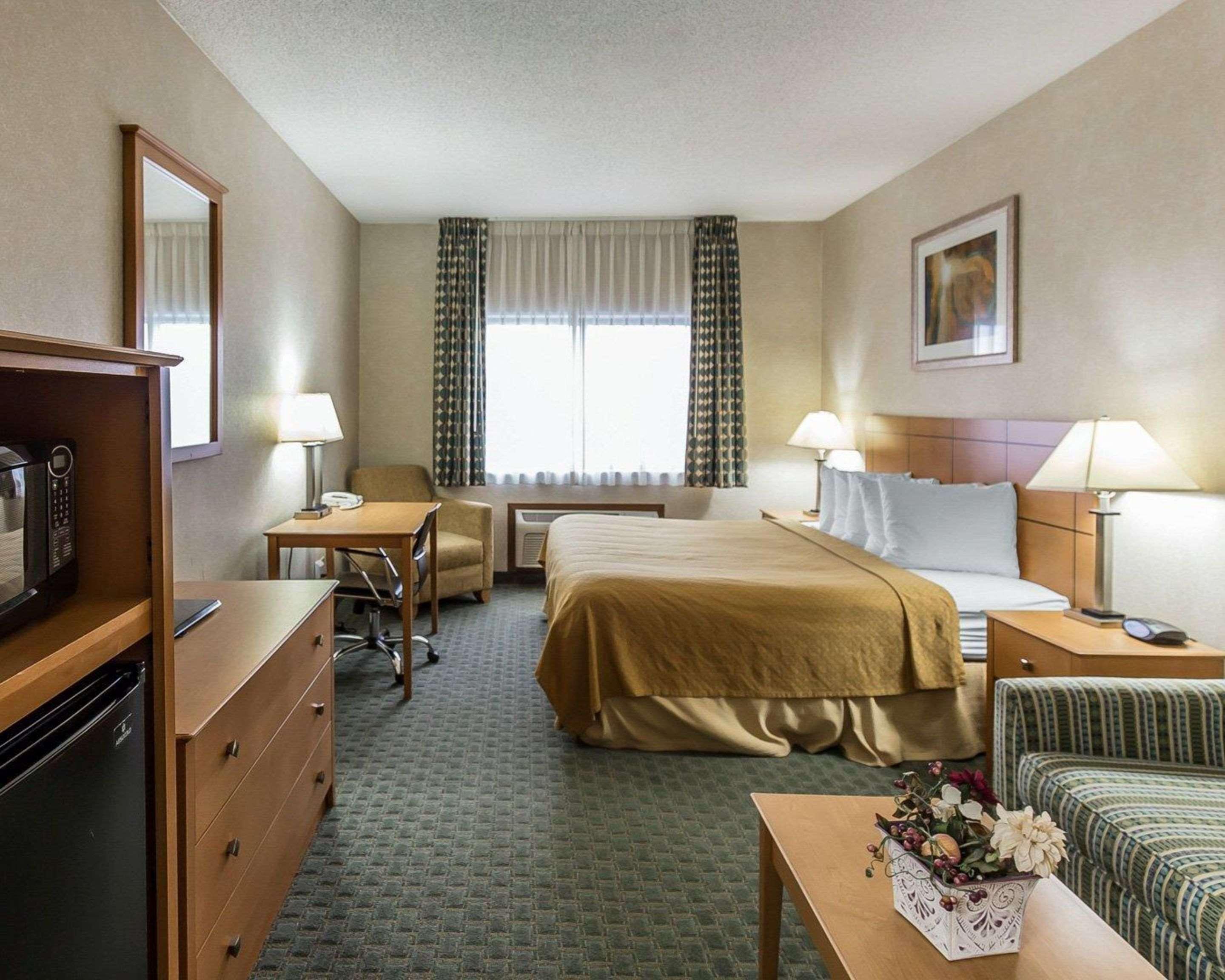 Quality Inn At Collins Road - Cedar Rapids Ngoại thất bức ảnh