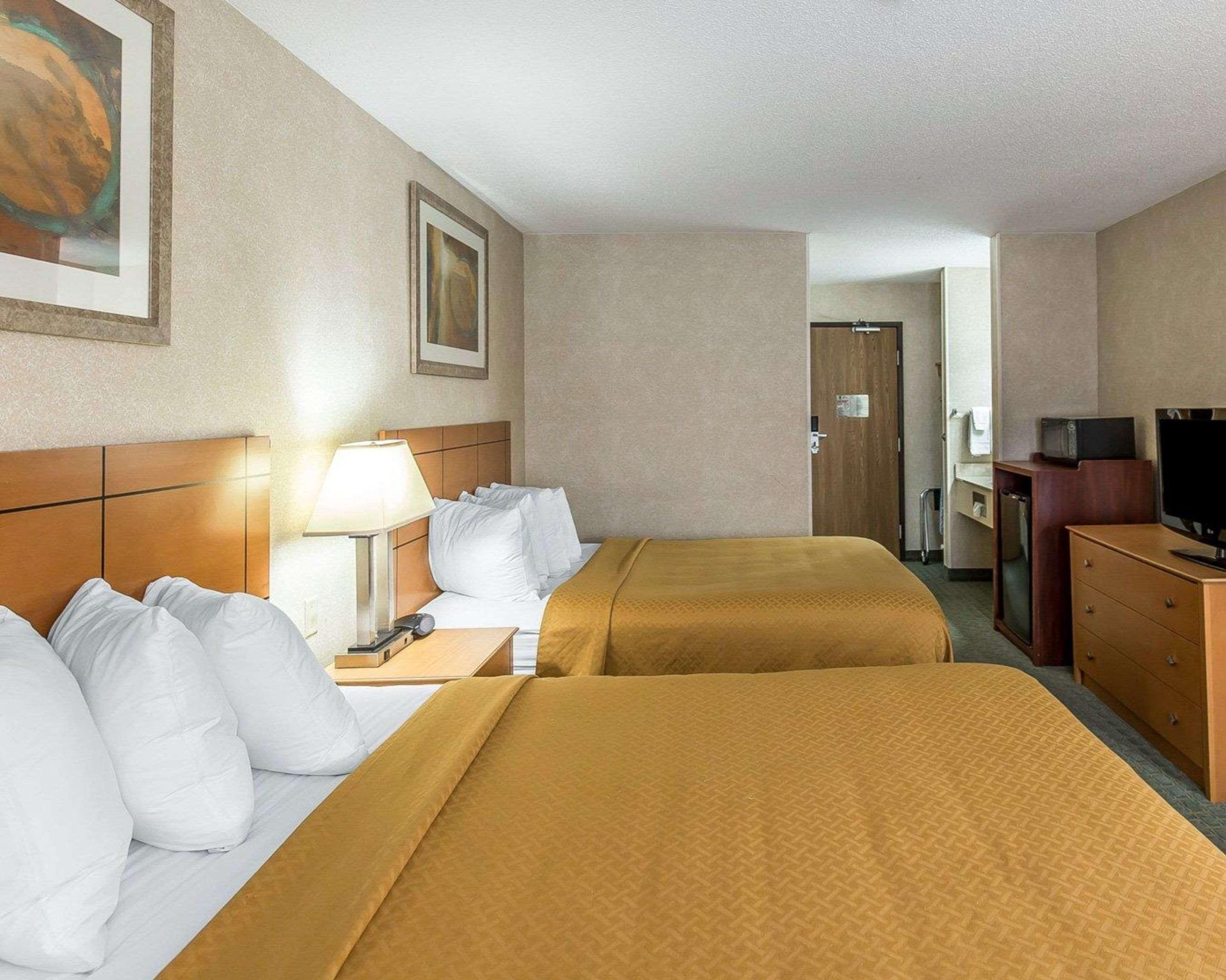 Quality Inn At Collins Road - Cedar Rapids Ngoại thất bức ảnh