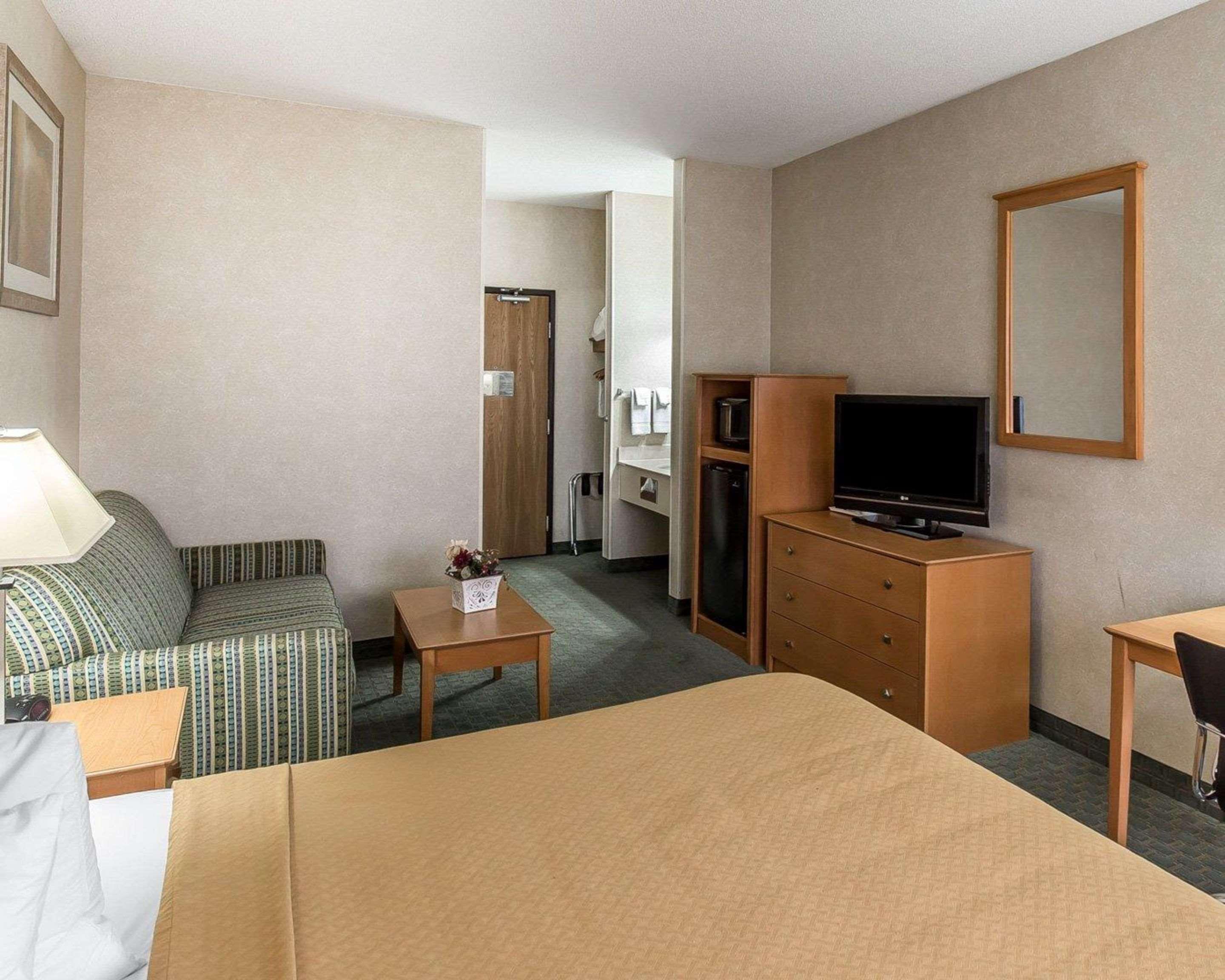 Quality Inn At Collins Road - Cedar Rapids Ngoại thất bức ảnh