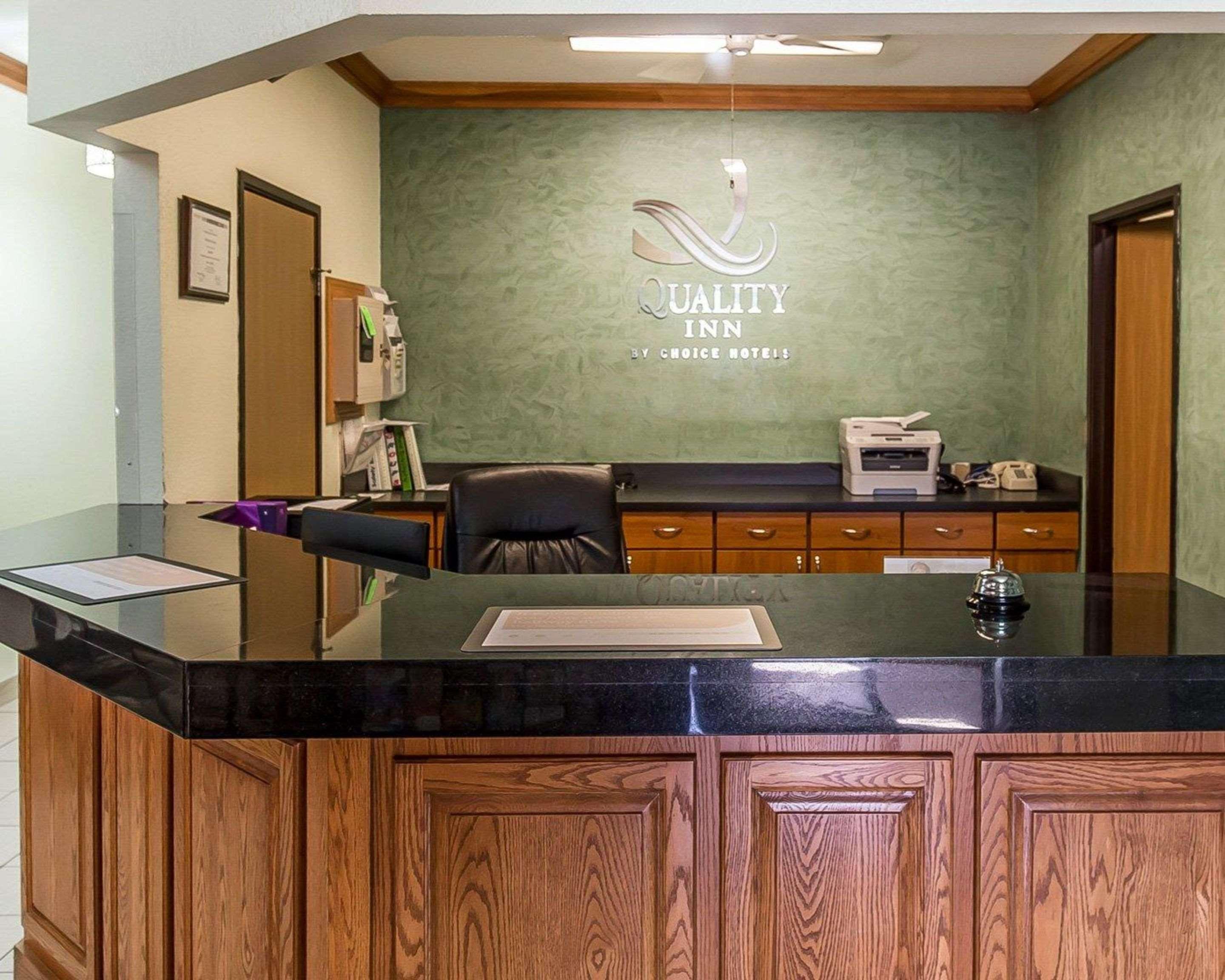 Quality Inn At Collins Road - Cedar Rapids Ngoại thất bức ảnh