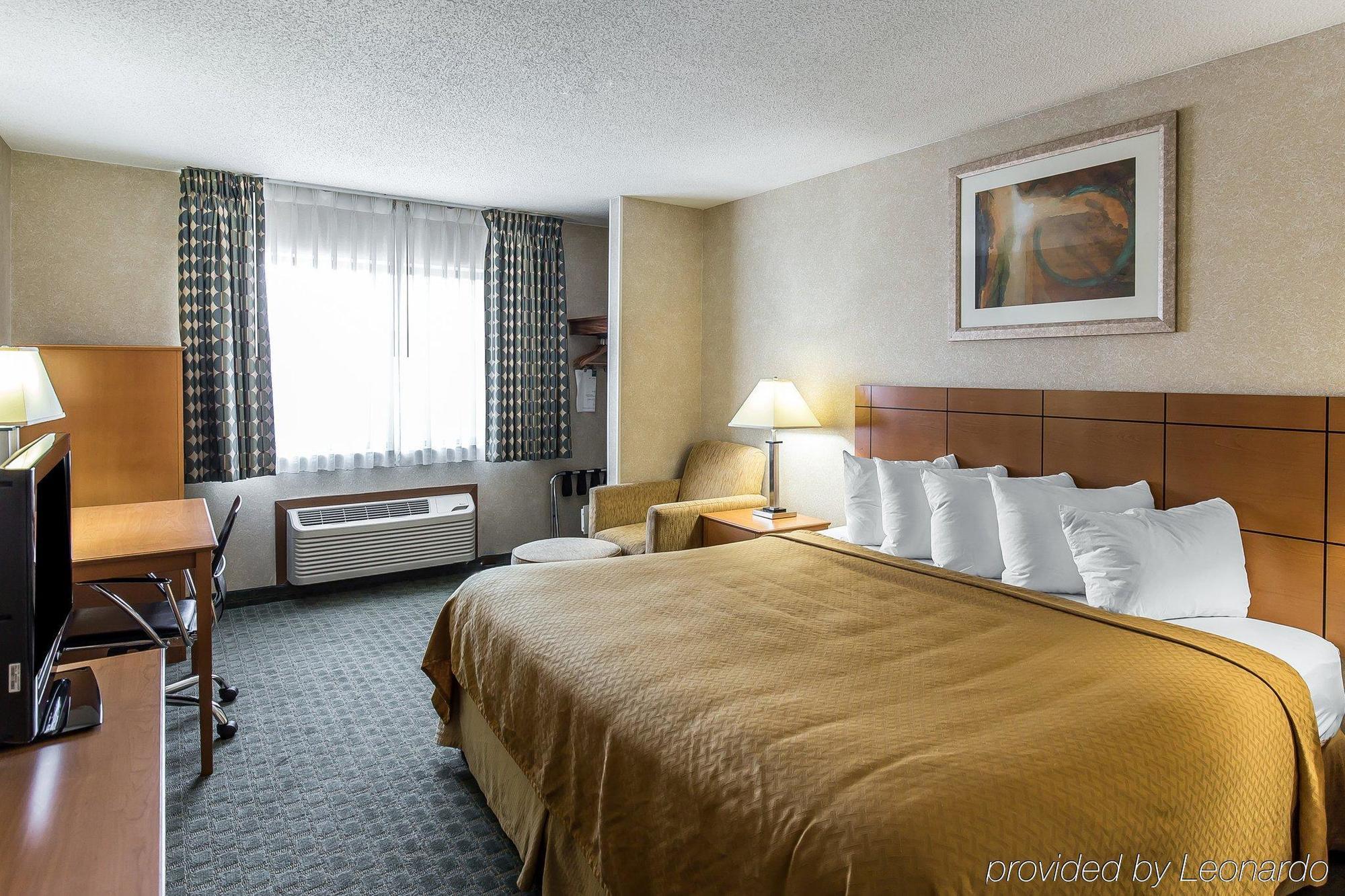 Quality Inn At Collins Road - Cedar Rapids Ngoại thất bức ảnh