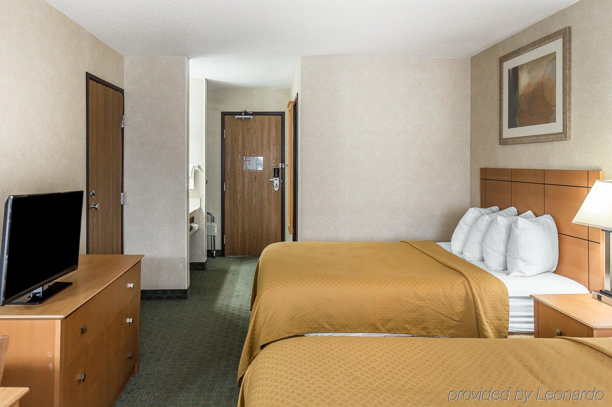 Quality Inn At Collins Road - Cedar Rapids Ngoại thất bức ảnh