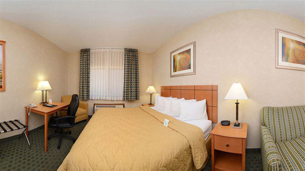 Quality Inn At Collins Road - Cedar Rapids Ngoại thất bức ảnh